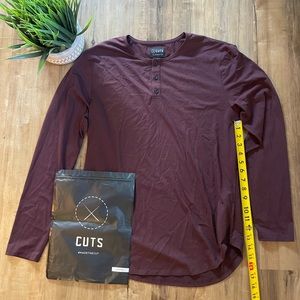Cuts clothing elongated Henley long sleeve large burgundy